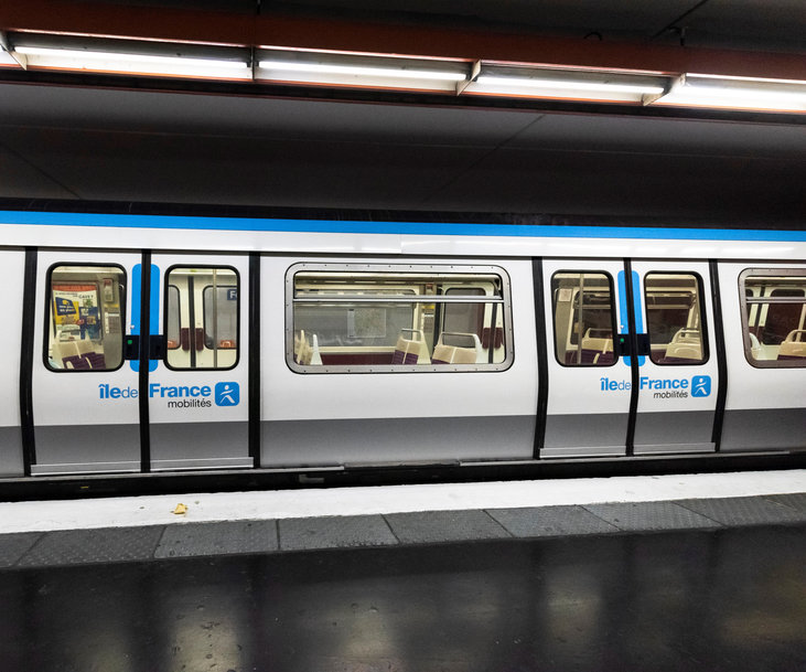LIGNE 8 : LES PREMIÈRES RAMES RÉNOVÉES CIRCULENT