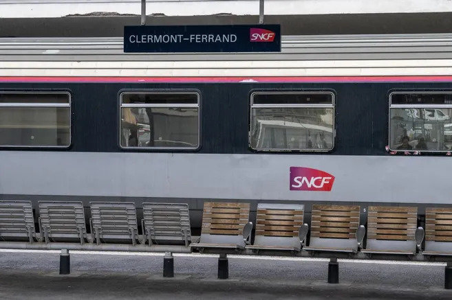 PRÉSENTATION DU PLAN D’ACTIONS POUR LA LIGNE PARIS – CLERMONT-FERRAND