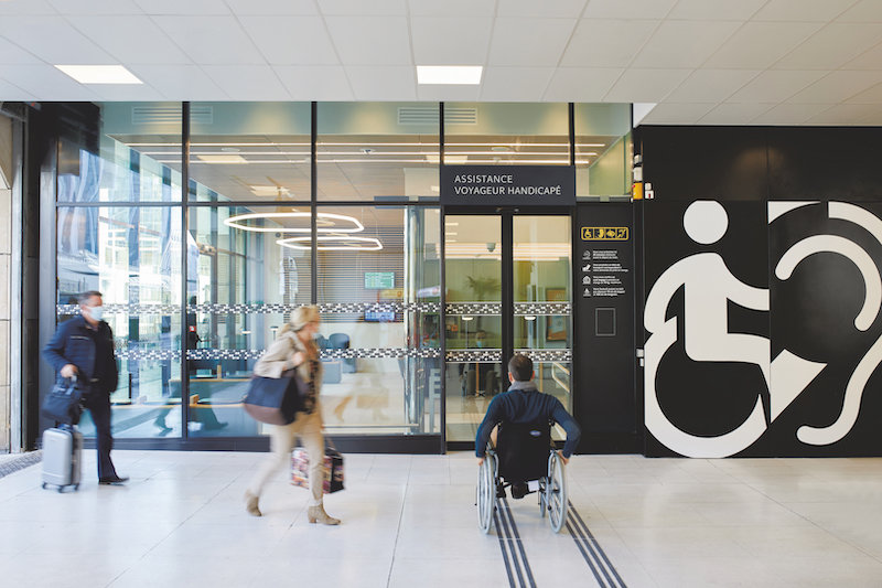 30 avril : Journée mondiale des mobilités et de l’accessibilité SNCF Réseau et SNCF Gares & Connexions améliorent l’accessibilité du milieu ferroviaire aux personnes autistes