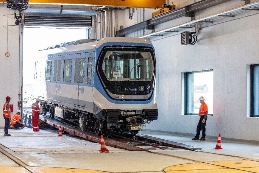 LIVRAISON DE LA PREMIÈRE RAME ET DÉMARRAGE DES ESSAIS DE LA LIGNE 18