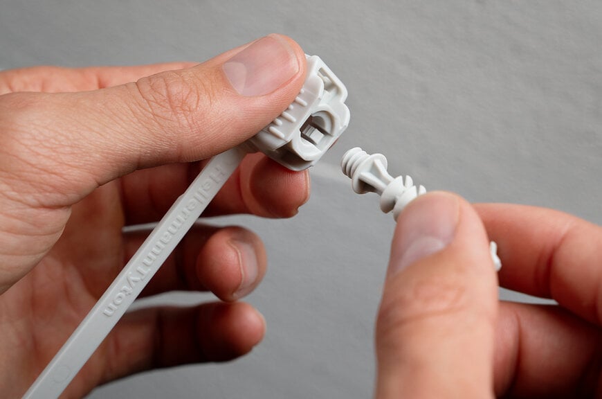 HellermannTyton lance sa nouvelle gamme Fast’N’Tube : une solution innovante, rapide et durable pour la fixation des tubes IRL
