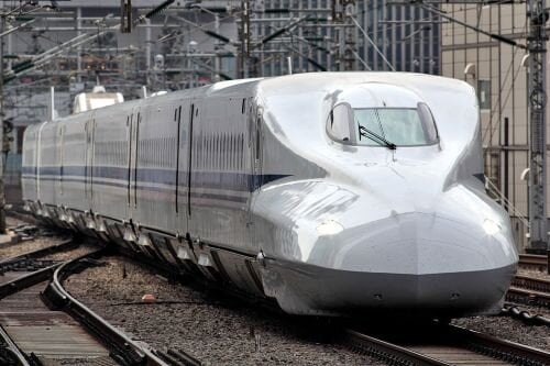L’IA pour analyser les images des caméras à bord des Shinkansen